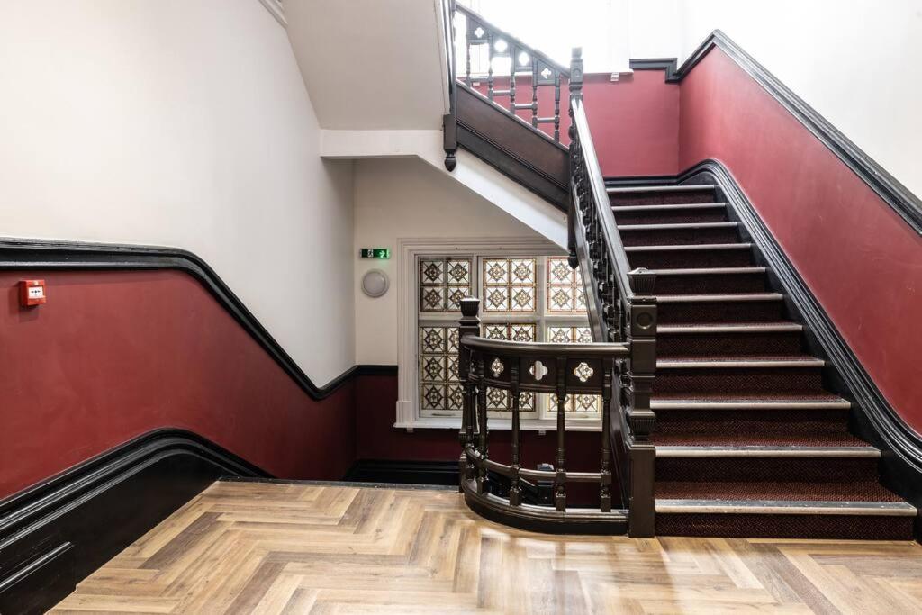 The Pocklington - The Golden Mile Suite Лестер Экстерьер фото