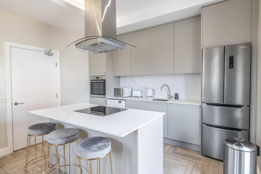 The Pocklington - The Golden Mile Suite Лестер Экстерьер фото