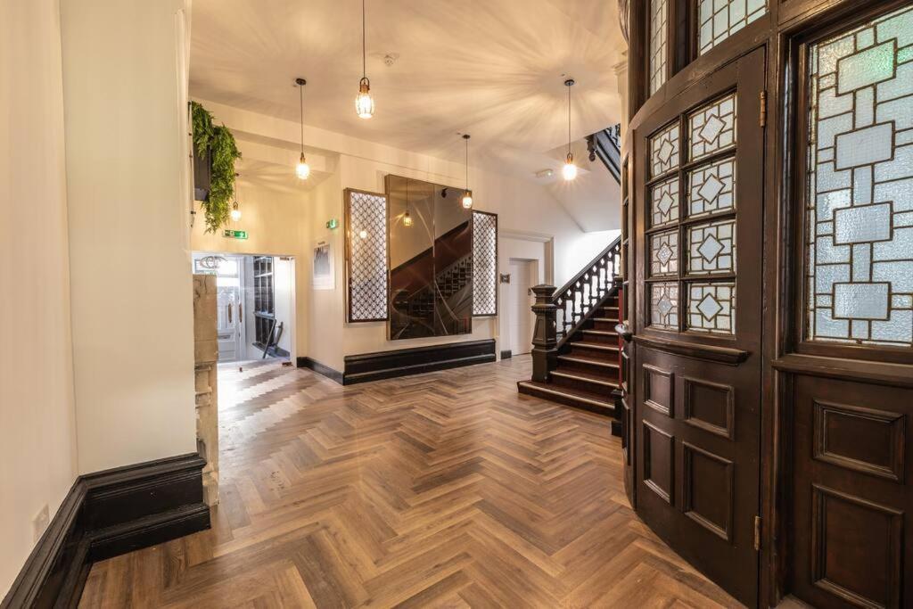The Pocklington - The Golden Mile Suite Лестер Экстерьер фото