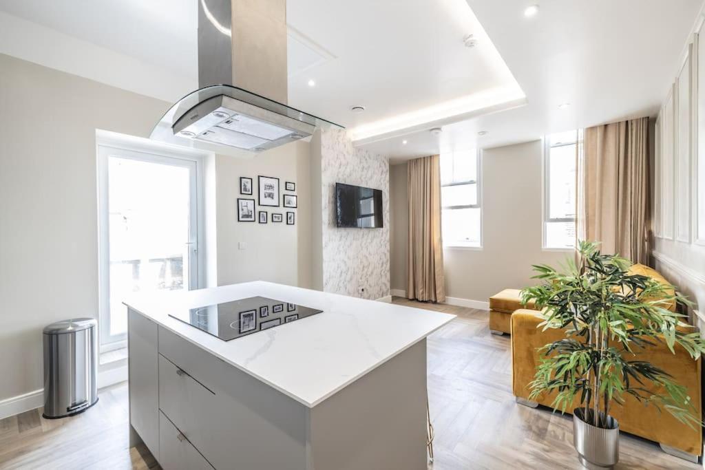 The Pocklington - The Golden Mile Suite Лестер Экстерьер фото